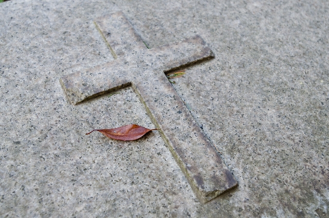 十字架 墓